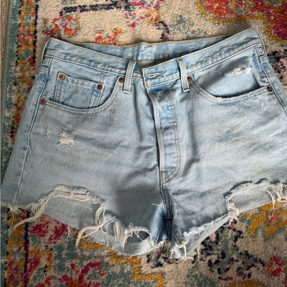Levi 501 Shorts - Picture 2 of 2